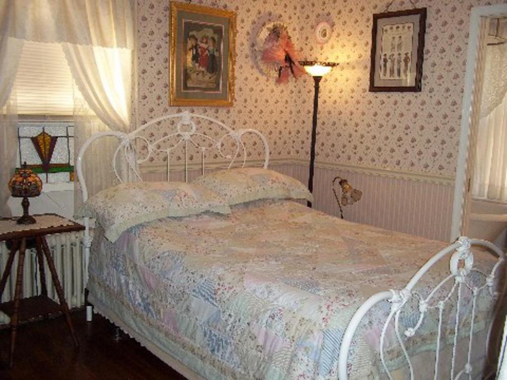 Bed & Breakfast A Sentimental Journey 3*